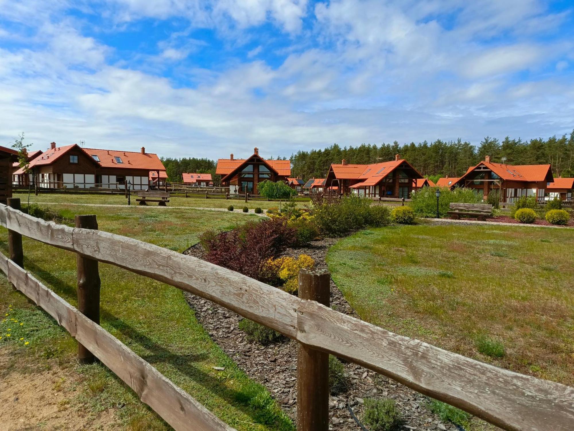 Rozmaryn - Komfortowy Caloroczny Na Kaszubach Ferienhaus *